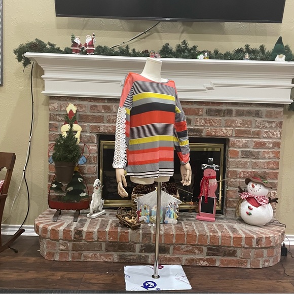 New Light striped top with crocheted sleeves / S / Excellent condition - Picture 8 of 12